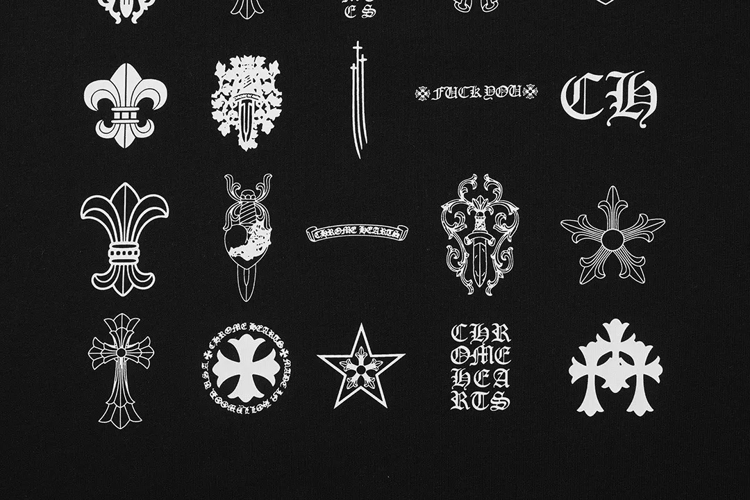 P150 Chrome Hearts Chrome Hearts 2026 official website new brand collection logo, same style for men and women, short-sleeved T-shirt ·Customized 300g 100% double yarn pure cotton fabric ·Dyeing 32 counts double-strand thread ·Collar label, hangtag, main mark and three labels complete Color: Black Size: XS S M L